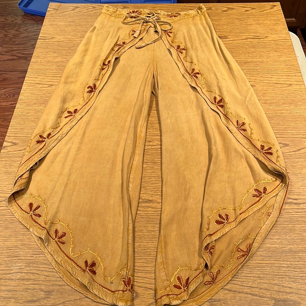 Embroidered Split Leg Pants